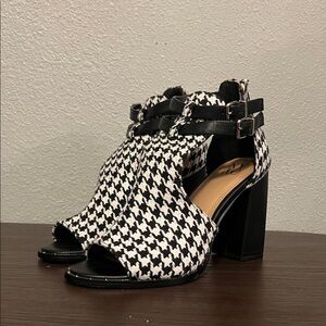 NY&C Houndstooth Peep-Toe Block Heels with Ankle Straps - Black & White